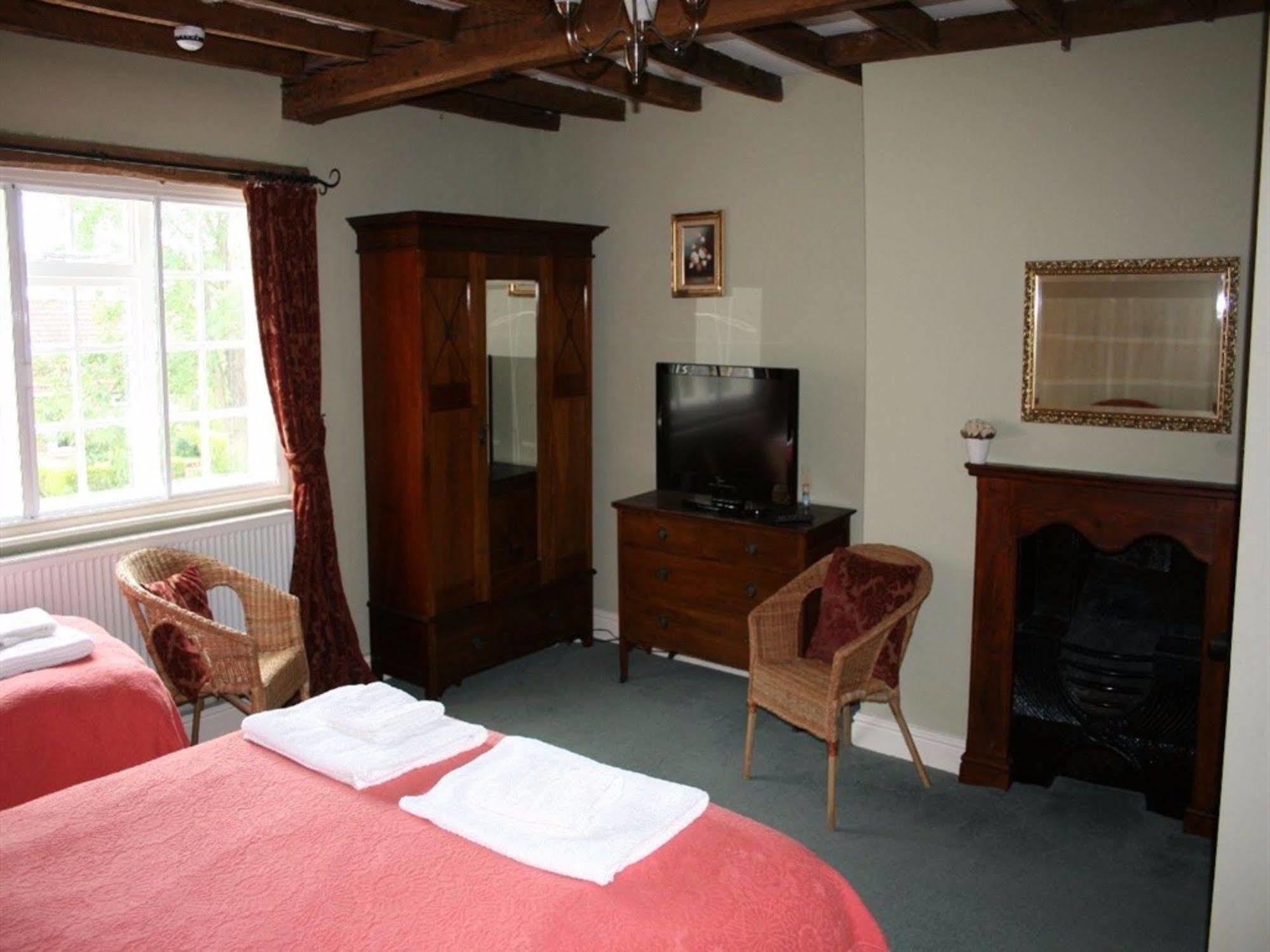 The Manor Guest House Йорк Екстериор снимка