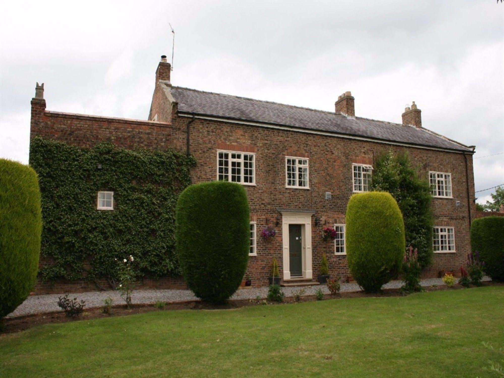 The Manor Guest House Йорк Екстериор снимка