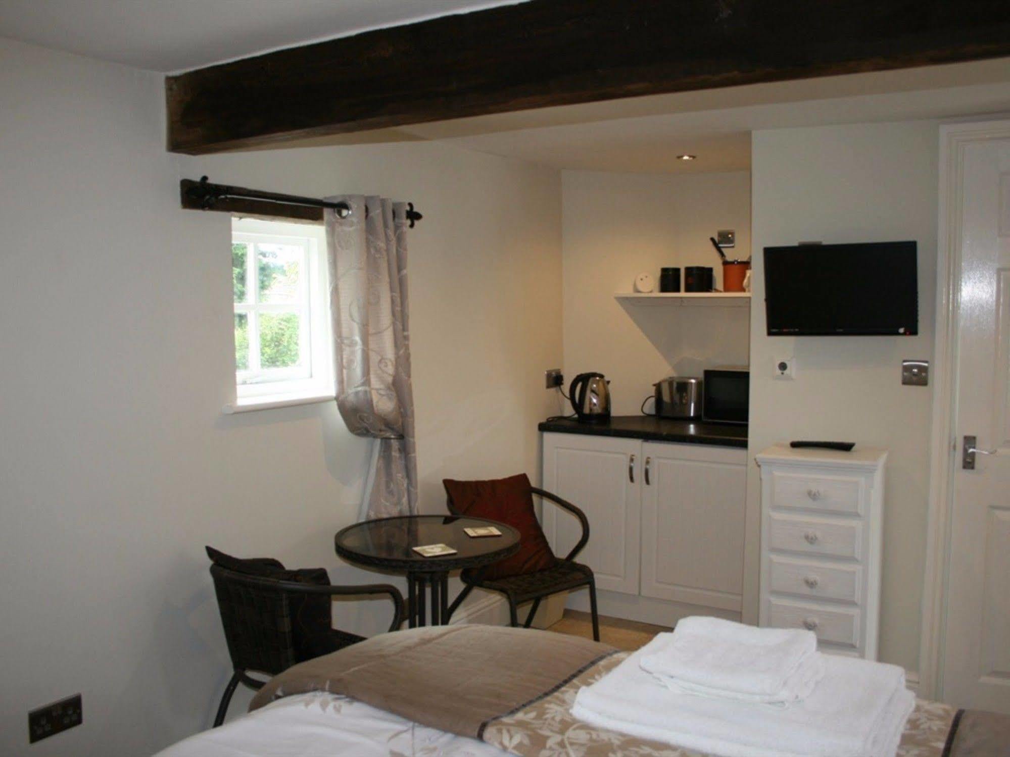 The Manor Guest House Йорк Екстериор снимка