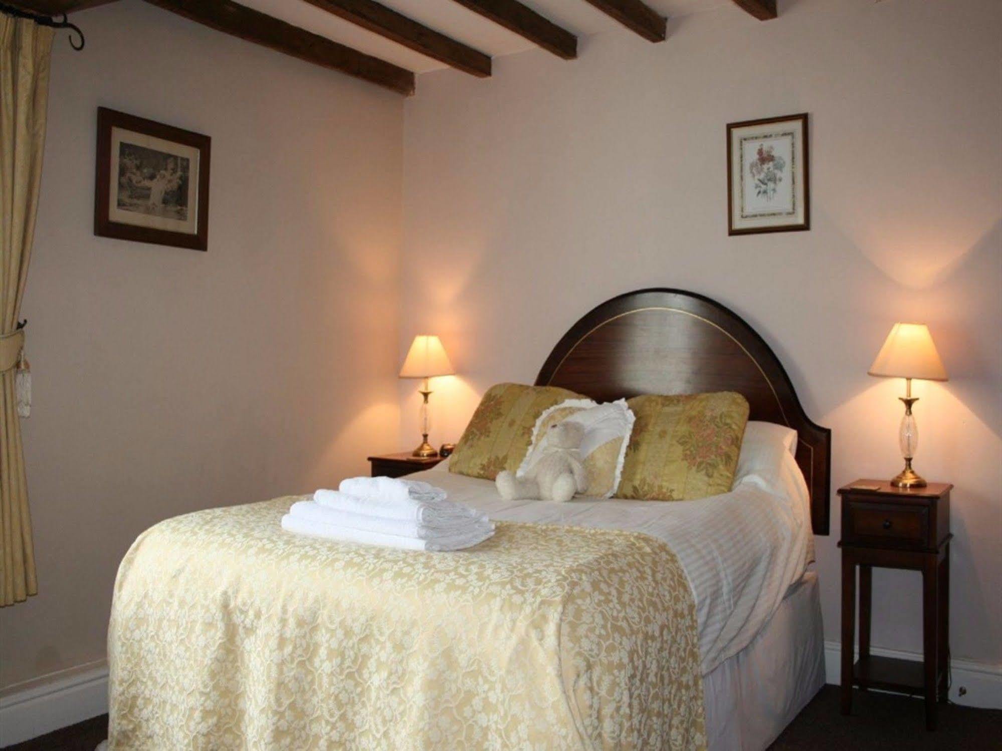 The Manor Guest House Йорк Екстериор снимка